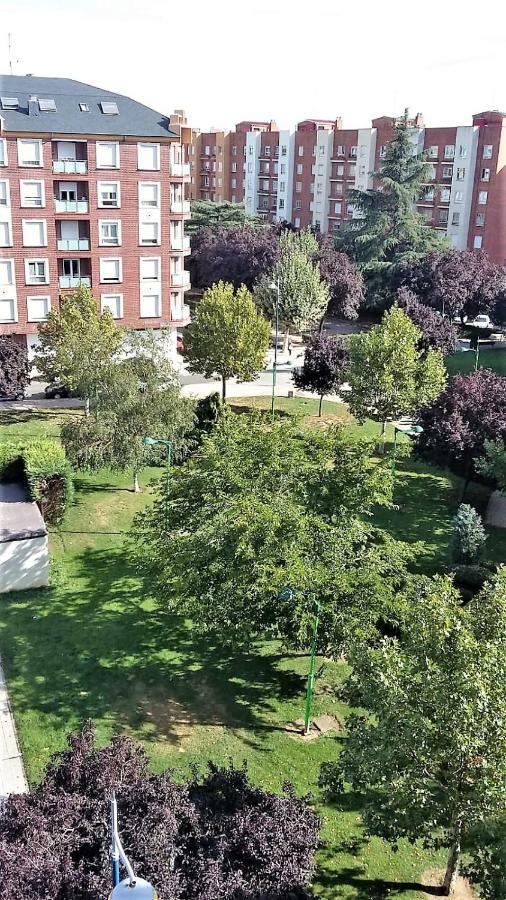 Housingleon - Conde Duplex Con Garaje Gratuito Apartment Bagian luar foto