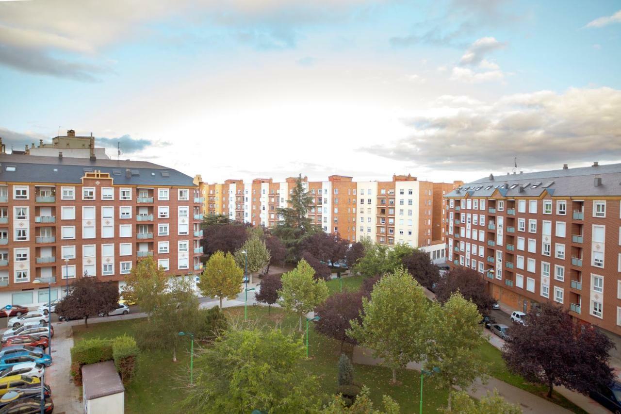 Housingleon - Conde Duplex Con Garaje Gratuito Apartment Bagian luar foto